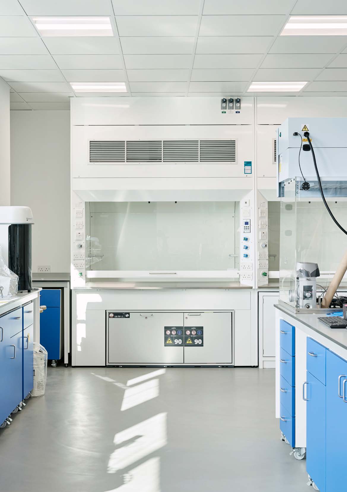 Modern, adaptable lab design with ergonomic layout and safety-focused features.